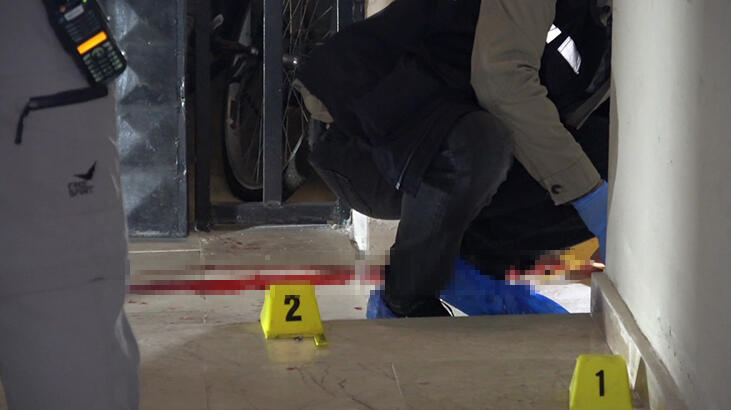   Apartman girişinde kanlı son! Eşini başından vurup öldürdü