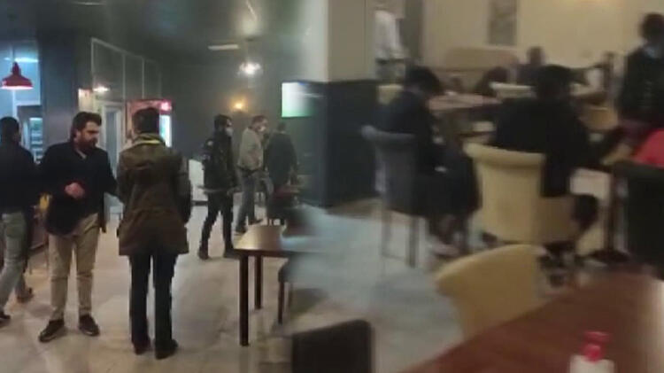 2 kafeye şok baskın! 28 kişiye 34 bin lira ceza