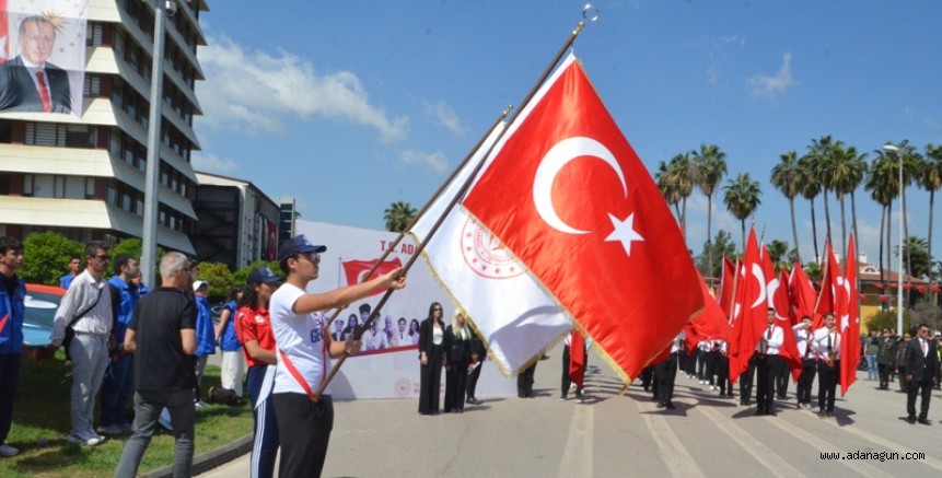 Adana'da 19 Mayıs törenle kutlandı