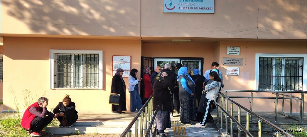 Adana’da Sağlık Ocağı Tepkisi: Vatandaşlar Kapıda Bekletildiklerini İddia Etti