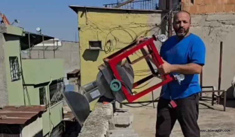 Adana’da Salça Makinesi Tepkisi: Damdan Aşağı Attı