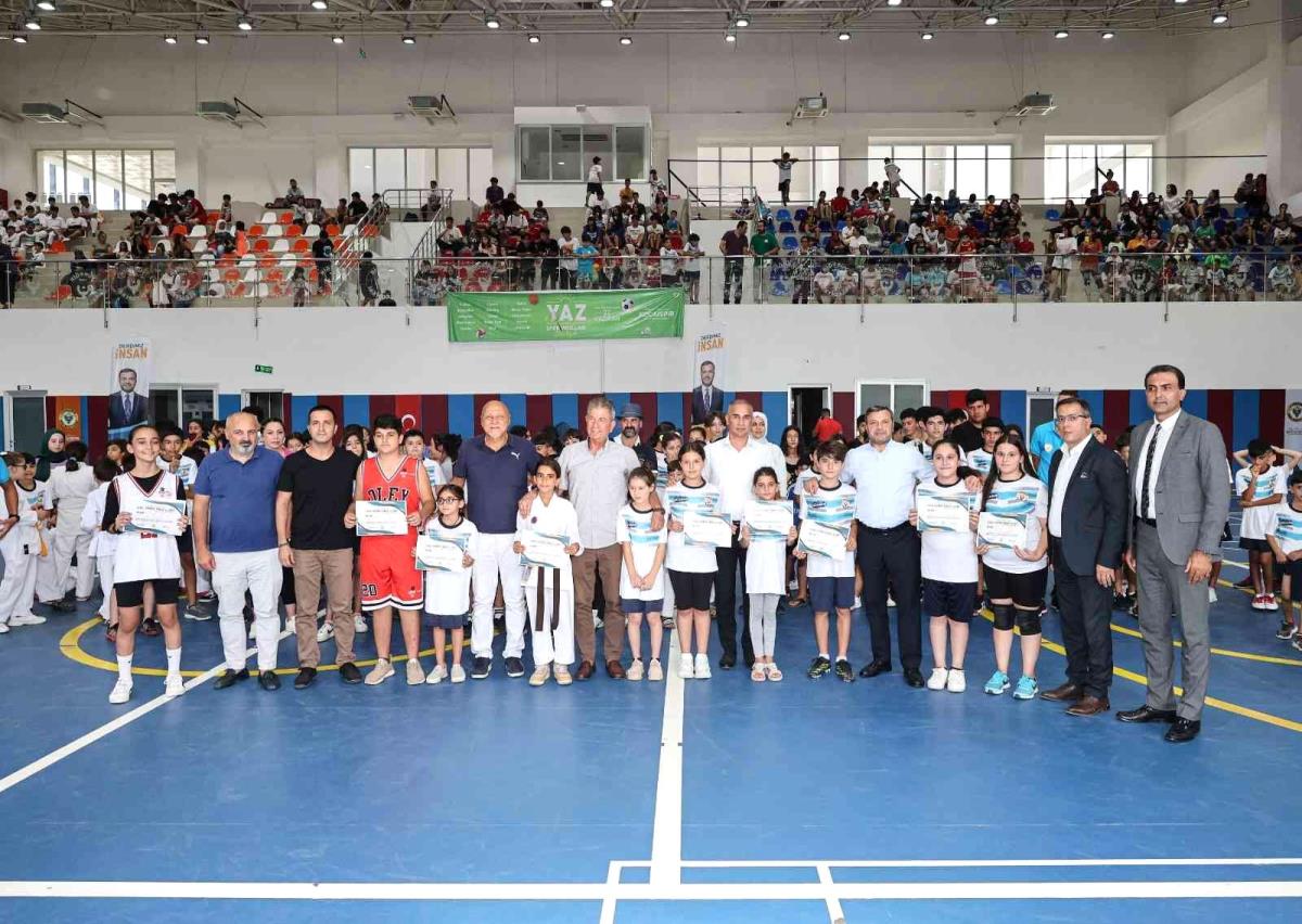  Yüreğir'de 7 bin 500 çocuk yaz spor okulu sertifikası aldı