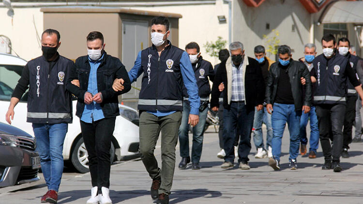 Adana’da ıskarta meyve kavgası! Bizden başka kimse mal alamaz