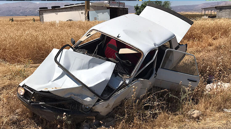 Adıyaman'da otomobiller çarpıştı! 8 kişi yaralandı