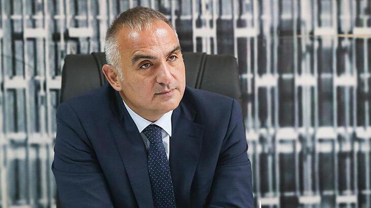 Bakan Ersoy: Türkiye, İngiltere'den gelecek misafirlerini güvenle ağırlamaya devam edecek