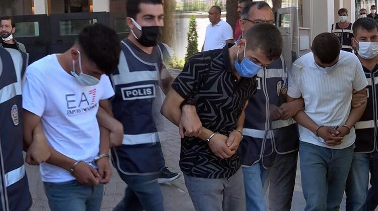 Çaldıkları çelik kasadaki parayla tatil yaparken yakalandılar