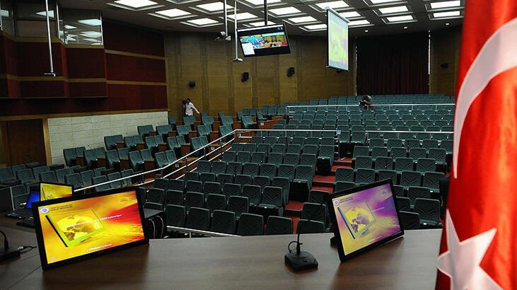 Darbeci generallerin 'mahrem imamına' 10 yıl hapis cezası