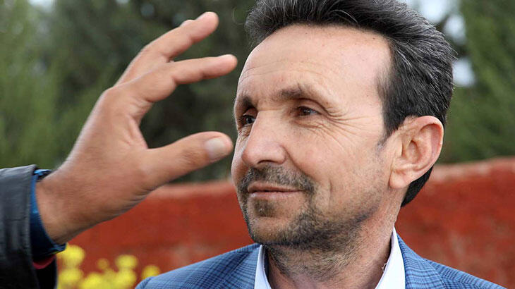Gözleri sayesinde muhtar oldu! Gören fotoğraf çektiriyor