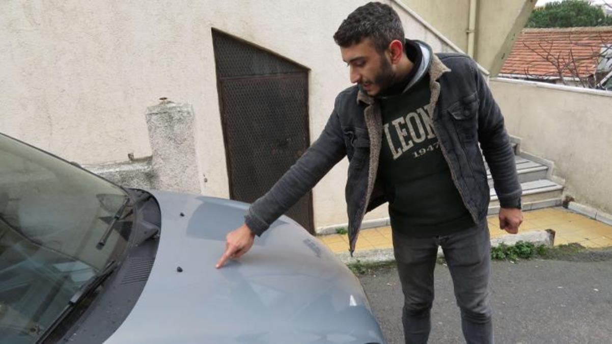 İstanbul'un göbeğinde park halindeki otomobili çizerek üzerine 
