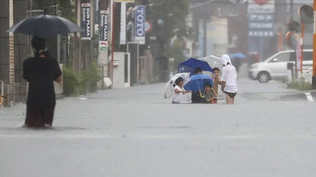 Japonya'da şiddetli yağışlar sonucu riskli bölgelerde yaşayan 192 bin kişiye tahliye çağrısı yapıldı