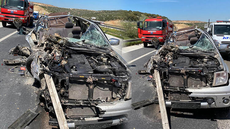 Kamyonunun altına giren kamyonet, hurdaya döndü!