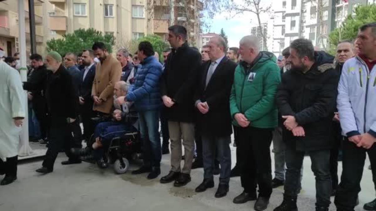 Kartal'da evde öldürülmüş halde bulunan Cansu Demirel son yolculuğuna uğurlandı