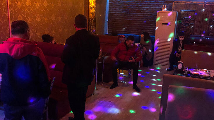 Konya'da, eğlence mekanına baskın! 46 kişiye 186 bin lira ceza kesildi
