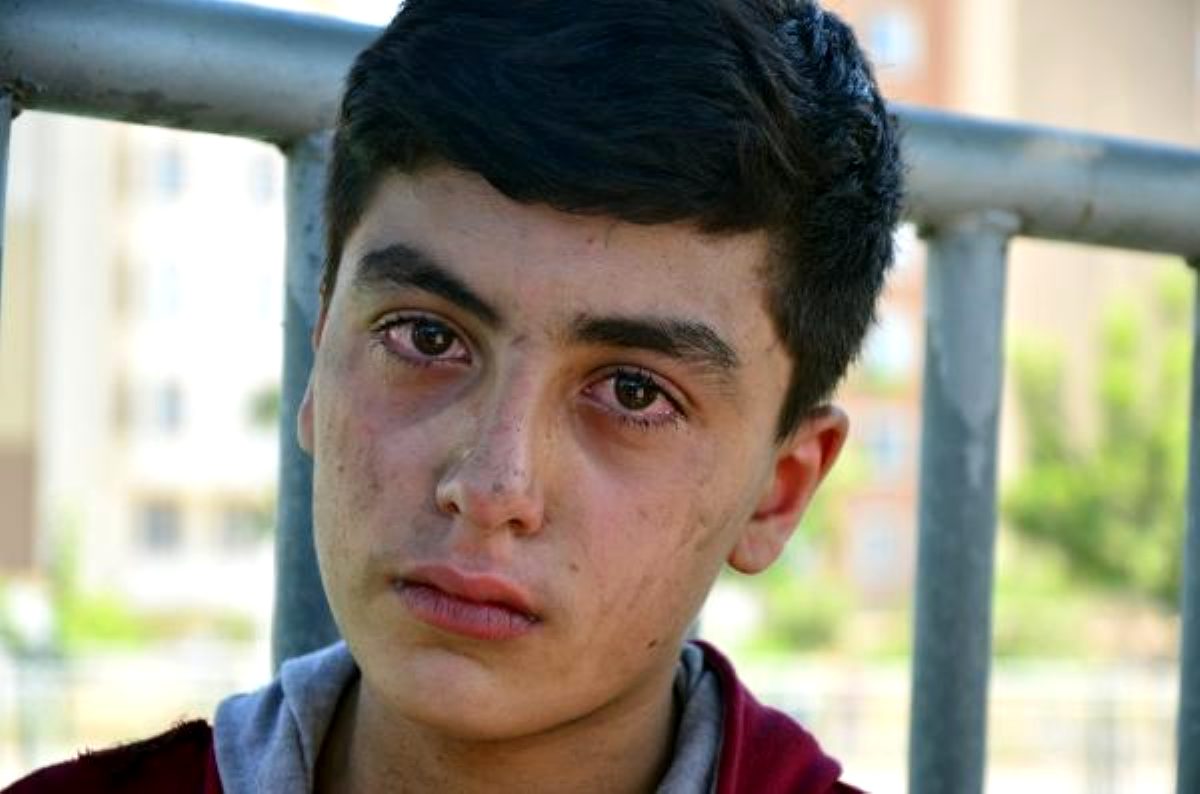 Köpeği kurtarmak için kanala atlayan genç kayboldu, kuzeni gözyaşlarına boğuldu
