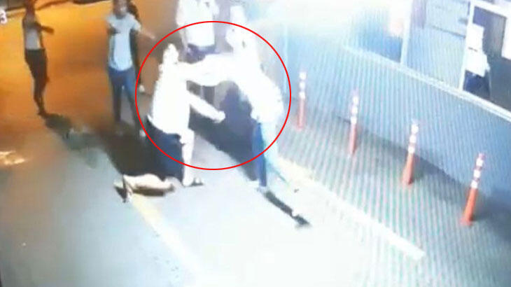 Polisin bıçaklandığı olayın güvenlik kamerası görüntüleri ortaya çıktı