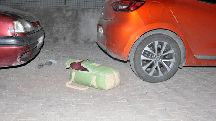 Sokağa bırakılan bebek kundağı polisi alarma geçirdi