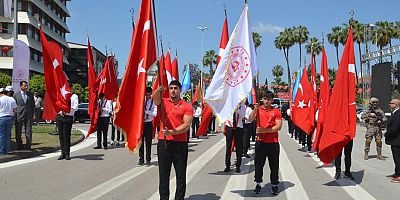 19 Mayıs Atatürk'ü Anma Gençlik ve Spor Bayramı Adana'da kutlandı