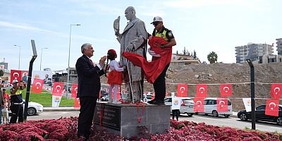 29 Ekim Cumhuriyet Bayramı’nda Atatürk Anıtı açıldı
