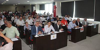 Adana Büyükşehir Belediye Meclisi'nde havaalanı tartışması