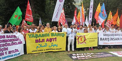 Adana'da 1 Eylül nedeniyle açıklama yapılıp halaylar çekildi