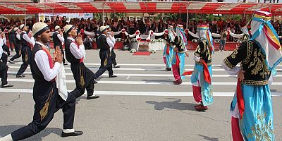Adana'da 19 Mayıs coşkuyla kutlandı