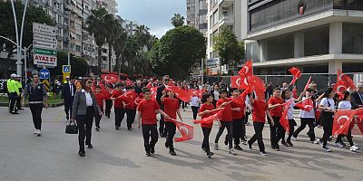 Adana'da 23 Nisan  Ulusal Egemenlik ve Çocuk Bayramı kutlandı