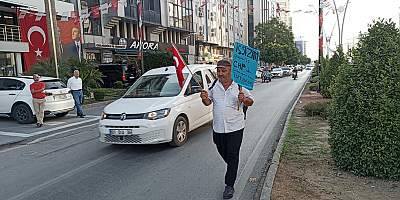 Adana'da bozuk yolda balık tutan işçi işten çıkartıldı 