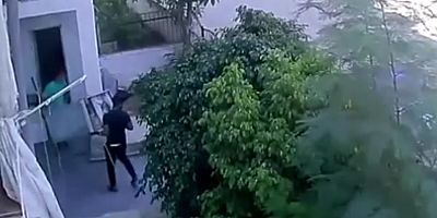 Adana'da endüstriyel buzdolabını mopetle çaldılar