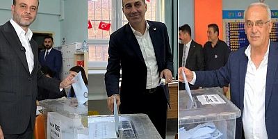 Adana'da siyasi parti il başkanları oy kullandı