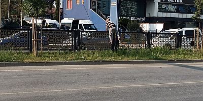 Adana’da tehlikeli geçiş: Vatandaşlar canlarını hiçe sayıyor