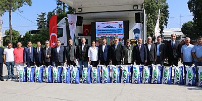 Adana'da üreticilere soya tohumu dağıtıldı 