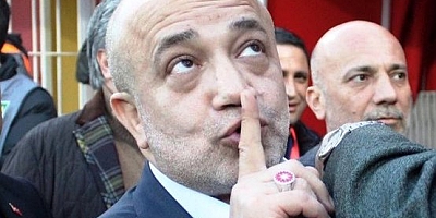 Adana Demirspor'da Balotelli'nin Yunus Akgün'ü tekme tokat dövdü iddiası