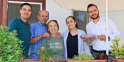 ADANA HUZUREVİ BAYRAMDA ZİYARETÇİLERLE DOLDU TAŞTI
