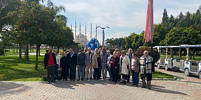 Adana Huzurevi’nde kalan yaşlılar, Merkez Park’taki güzellikleri birlikte yaşadı