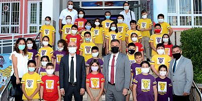 Adana Tabip Odası Başkanı Uzm. Dr. Selahattin Menteş, Adana Tabipler İlkokulu Öğrenci ve Öğretmenlerine Pandemiyi Anlattı