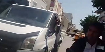 Belediye otobüsü ile kamyonet kafa kafaya eldi