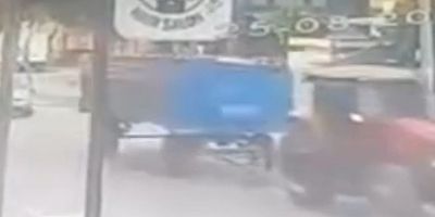 Ceyhan’da Römork Dehşeti: Kazazedelere Yardıma Koşanların Üzerine Ağaç Dalı Düştü