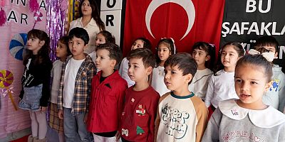 ÇUKUROVA’DA MİNİKLERDEN İSTİKLAL MARŞI’NA ANLAMLI ANMA