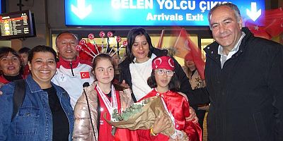 Down sendromlu Adanalı Nilsu ve Selin Naz, dünya şampiyonu oldu