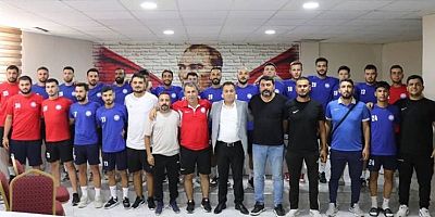 İmamoğlu Belediyespor’da, toplu imza töreni 