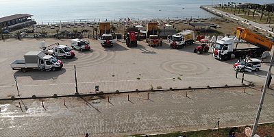 Karataş Belediyesi Yeni Araçlarını Tanıttı