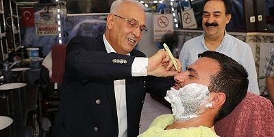 MHP Adana İl Başkanı Pozantı’da ilçe sakinlerini dinledi, sakal traşı yaptı