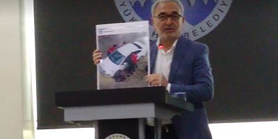 MHP'li Demirdağ fotoğraflarla konuştu. Karalar algı ile yönetiyor