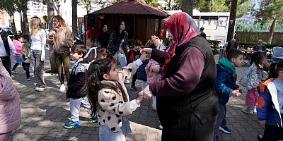 MİNİKLERDEN YAŞLILAR HAFTASI’NA ANLAMLI ZİYARET