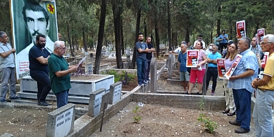 Mustafa Özenç mezarı başında anıldı