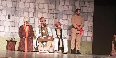  Pir Sultan Abdal oyunu Malatya'da sahnelendi
