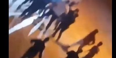 Polisten kaçıp, kaza yapan motosikletlilere vatandaştan meydan dayağı