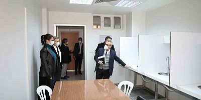 Rektör Prof. Dr. Tuncel Gıda Mühendisliği Bölümü’nü Ziyaret Etti