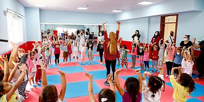 SEYHAN’DA KIZ ÇOCUKLARINA YÖNELİK FARKINDALIK YARATAN ETKİNLİKLER