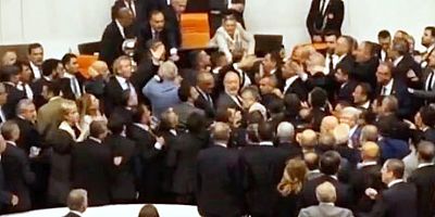 TBMM oturumu ringe döndü, yumruklar havada uçuştu